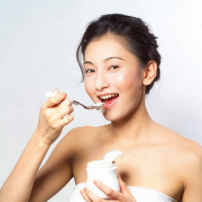 7 công dụng làm đẹp của sữa chua