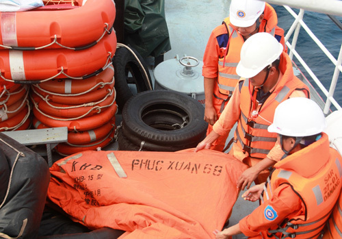 Vụ 8 thuyền viên mất tích: Đã qua thời điểm