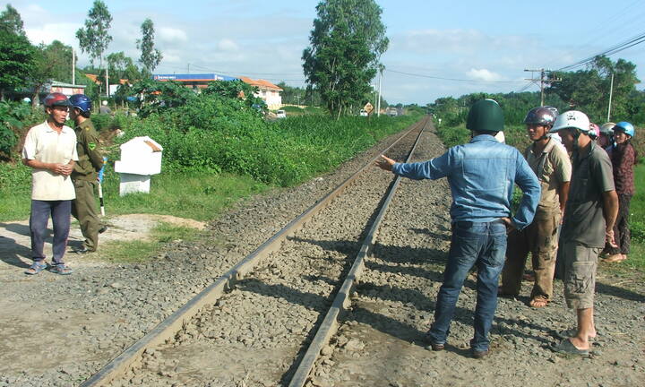 Thiếu quan sát, một phụ nữ bị tàu hỏa tông chết