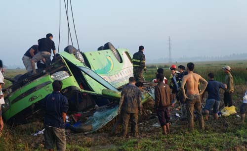 Vụ xe khách lật ngửa: Danh tính hơn 20 nạn nhân thương vong