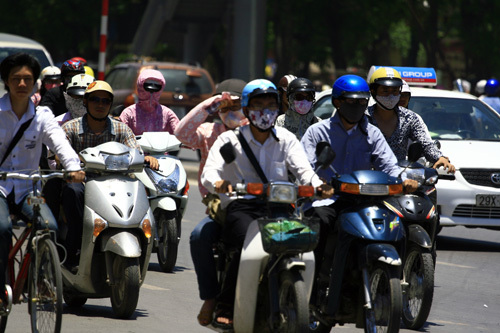 Thời tiết 16/6: Bắc Bộ nắng nóng, Trung Bộ mưa giông nhiều nơi