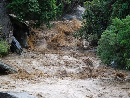 Thời tiết ngày 23/7: Đề phòng lũ quét ở Bắc Bộ, lốc tố ở Nam Bộ