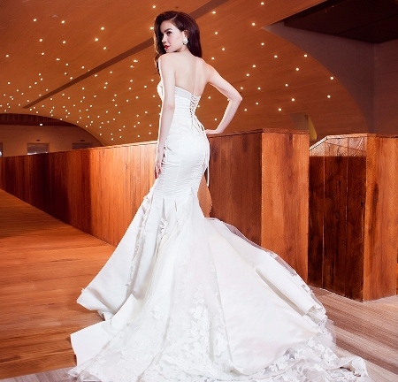 Ngắm Hồ Ngọc Hà yêu kiều diện váy cưới