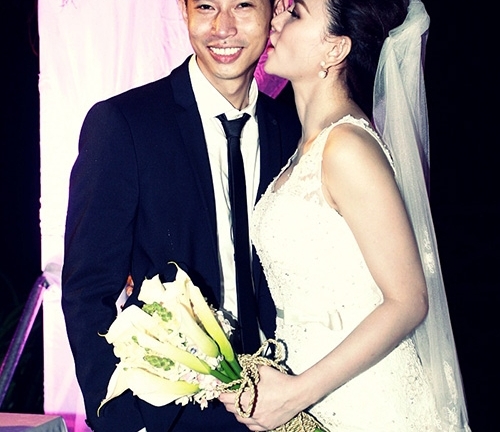 Những hình ảnh đẹp trong đám cưới cuối năm của showbiz Việt