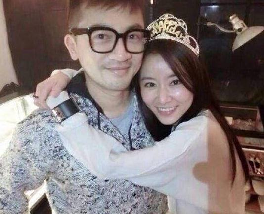 Lâm Tâm Như, Tô Hữu Bằng thắm thiết ôm nhau tại tiệc sinh nhật