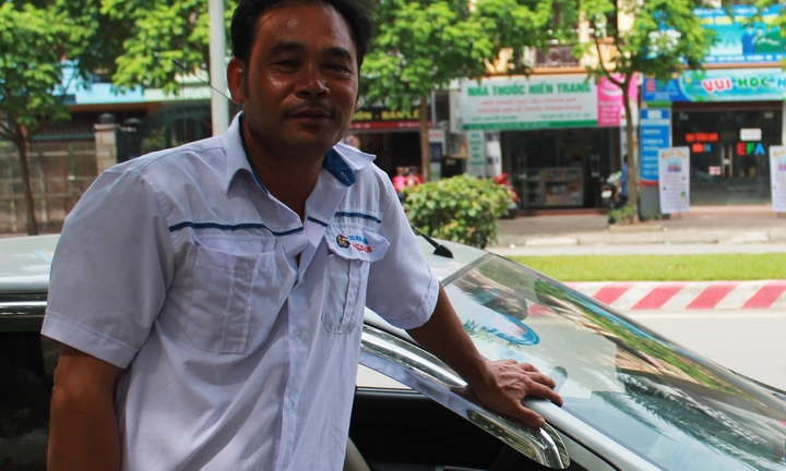 Bài 2: Tài xế taxi rùng mình kể chuyện đi trong bão