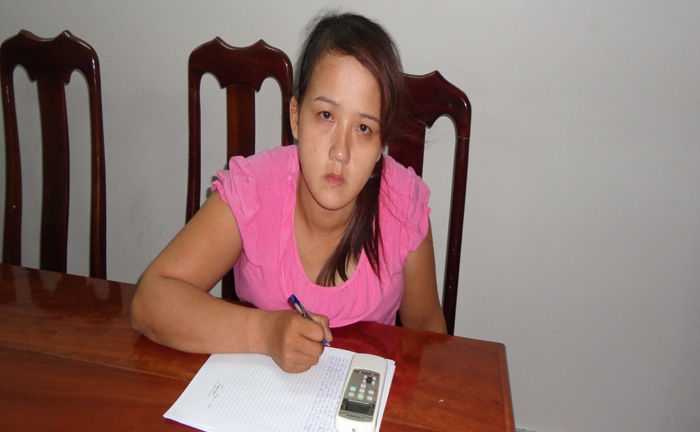 Cảnh sát giả khách làng chơi tóm nữ quái chuyên gây mê để cướp