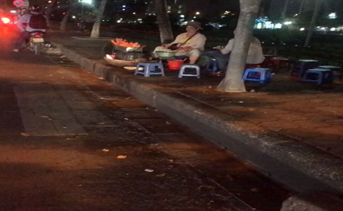 Truy tìm nguồn gốc dầu ăn bẩn tại những kho phân phối siêu... rẻ