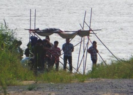 Xác chết gần bến đò Vân Đức: Câu chuyện 