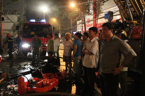 Không lối thoát hiểm, gia đình đại tá chết thảm trong nhà vệ sinh