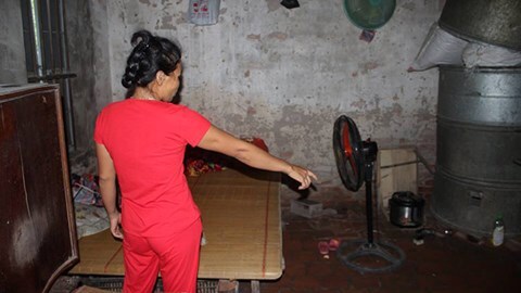 Đang rán đậu, cháu bé bị bác ruột lôi vào trong nhà hiếp dâm?