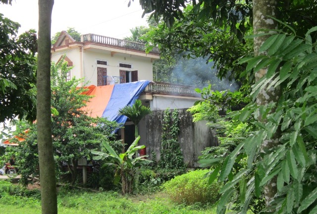 Thanh Hóa: Đi chợ về, tá hỏa phát hiện chồng treo cổ trong nhà