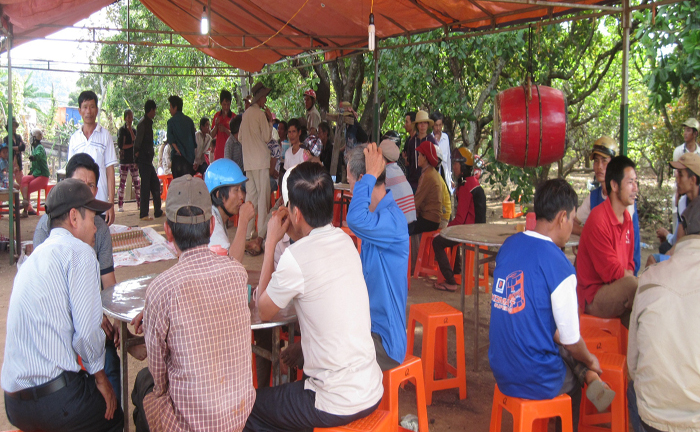 Uẩn khúc vụ mang quan tài nạn nhân đến UBND xã 