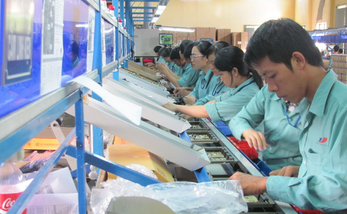 Nghịch cảnh thưởng Tết nửa tỉ đồng và những món quà