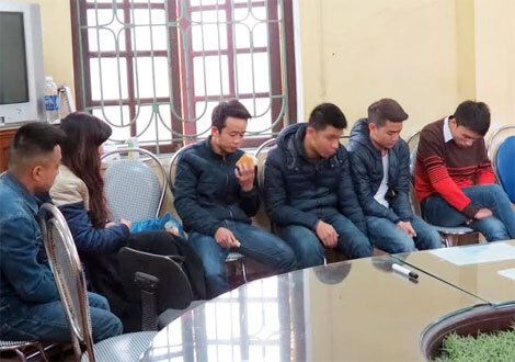 Bắt 48 thanh niên 