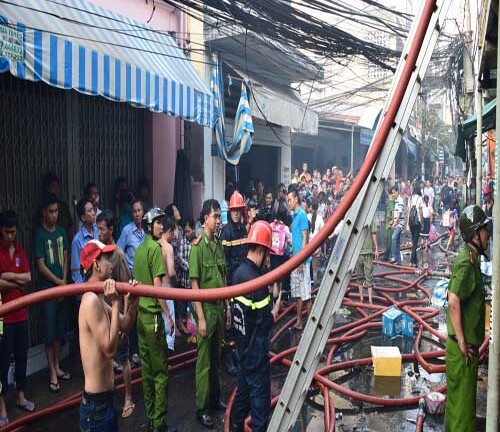 Hỏa hoạn thiêu rụi nhà chứa bình gas mini, cụ bà thoát chết