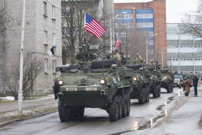 Vũ khí NATO xuất hiện hàng loạt gần biên giới Nga
