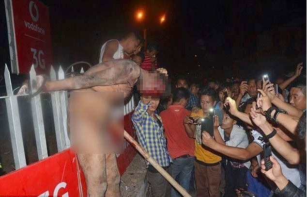 Đám đông xông vào nhà tù, đánh hội đồng đến chết nghi phạm hiếp dâm 