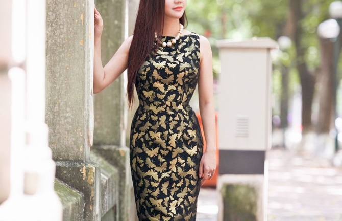 Ngọc Anh xinh đẹp dạo phố Hà Nội