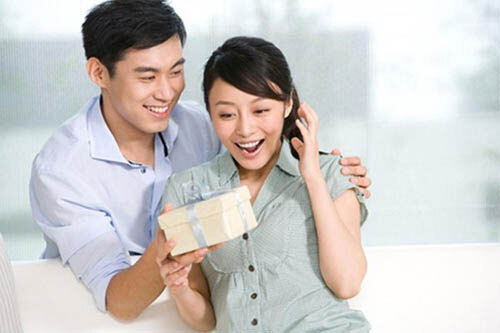 Ngày 20/10 chồng tôi không tặng quà cũng chẳng chúc tụng gì
