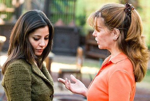 Mệt mỏi vì mẹ chồng, anh chồng chỉ biết vòi vĩnh tiền con dâu 