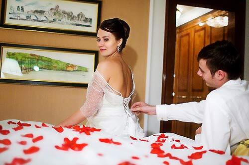 Ngay đêm tân hôn, tôi phải tháo nhẫn cưới trả lại chồng 