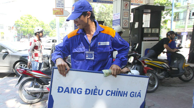 Thuế nhập khẩu xăng dầu tăng mạnh lên 40\%