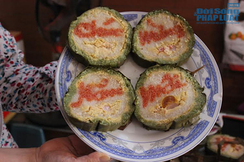 Sài Gòn: 600 nghìn đồng/cặp bánh Tét vạn sự như ý chơi Tết 2015