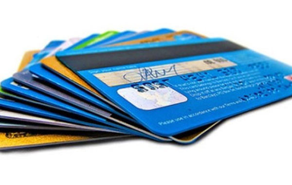 Nhân viên ngân hàng vất vả, phải tự viết đơn xin thôi việc