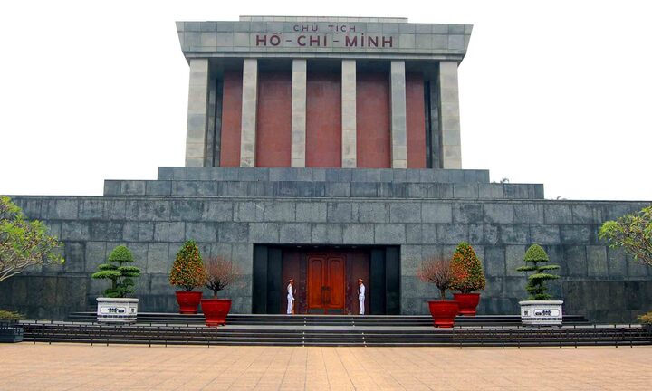 Hôm nay, Lăng Bác mở cửa đón khách trở lại