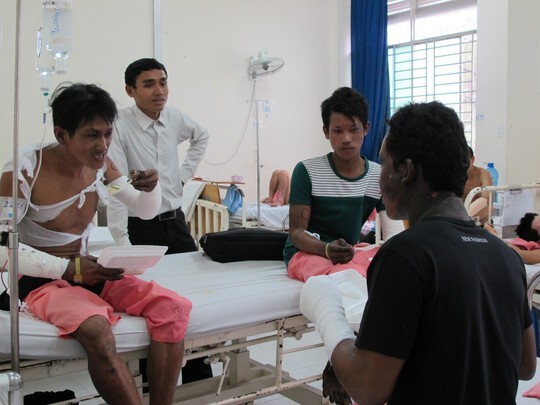 Nổ bình gas, 5 công nhân bỏng nặng trong lúc đốt tro trấu