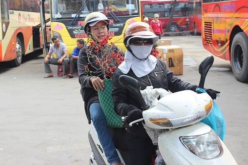 Người dân bắt đầu rời TP.HCM về quê ăn Tết sớm