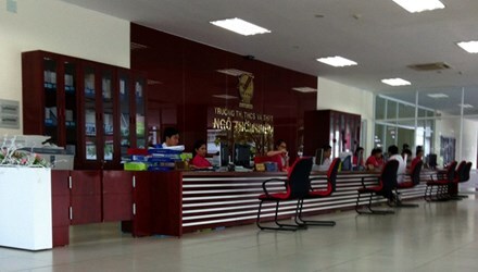 Kỷ luật cảnh cáo thầy giáo phạt tiền, đánh học sinh nghỉ học