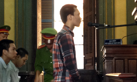 Đổ thuốc sâu vào miệng bạn gái vì đòi…chia tay