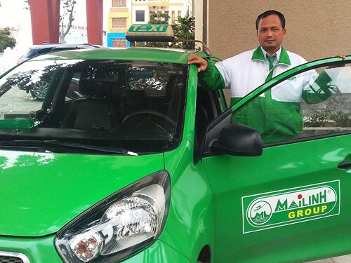 Tuyên dương lái xe taxi trả lại 330 triệu cho khách bỏ quên