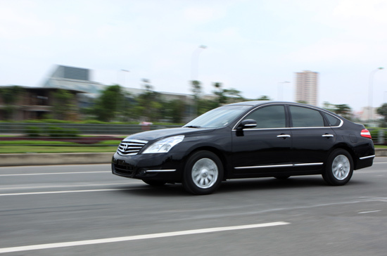 Bảo vệ “cuỗm” 660 triệu đồng cùng ô tô tiền tỷ của hiệu trưởng