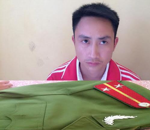 Mạo danh công an để “bảo kê” cho xe quá tải