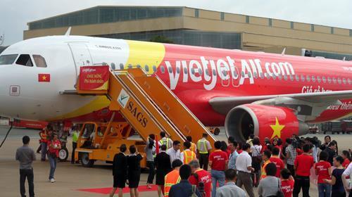Bộ Công thương sửa đổi văn bản… phải đi máy bay giá rẻ của VietJet Air