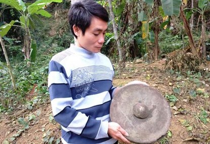 Phát hiện chiêng đồng cổ trong hang đá ở Thanh Hóa