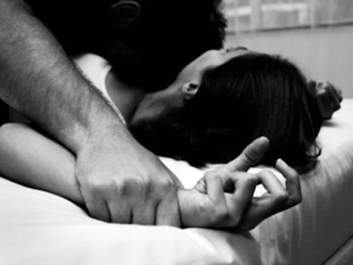 Người cha đồi bại dâm ô với cả hai con gái ruột