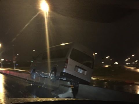 Hà Nội: Chính thức tháo dỡ dải phân cách trên cầu Nhật Tân