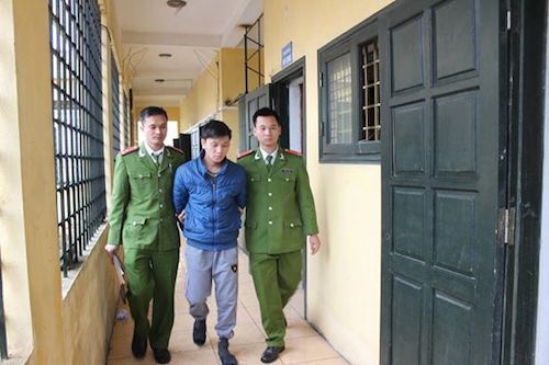 Nhân viên y tế bán ma túy cho con nghiện