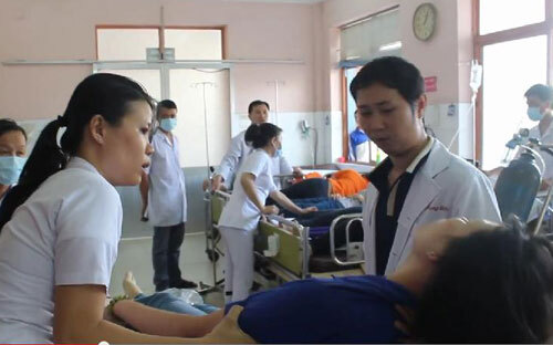 Đau bụng quăn quại, hàng trăm nữ công nhân nhân nhập viện