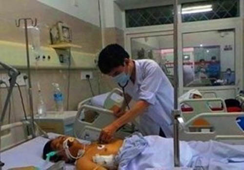 Vụ sập giàn giáo ở Hà Tĩnh: Thêm 2 nạn nhân phải chuyển ra Hà Nội