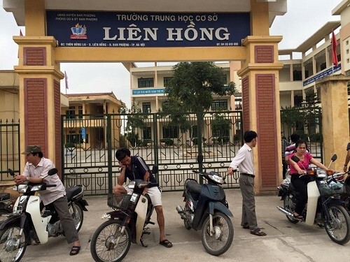 Hà Nội: Phụ huynh lẻn vào trường đánh 3 học sinh