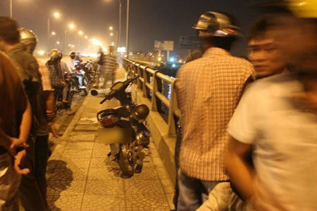 Đôi nam nữ nhảy sông Đồng Nai tự vẫn giữa đêm khuya