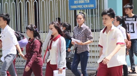 Kỳ thi THPT Quốc gia năm 2015: Nhiều thí sinh phải đi cấp cứu
