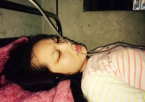 Đang bế cháu, người phụ nữ bị côn đồ hành hung nhập viện