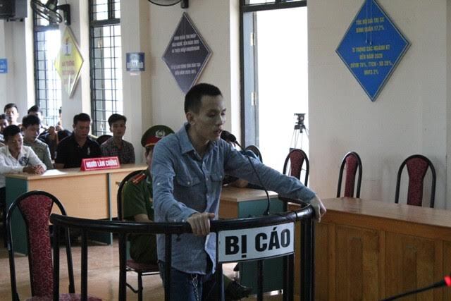 Đời nợ 500.000 đồng bị đánh, cầm dao đâm chết cháu họ