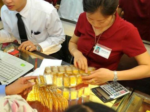 Giá vàng SJC chiều nay (15/4) về sát mốc 35 triệu đồng/lượng, giá USD đi ngang